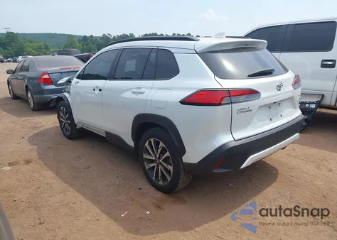 2022 Toyota Corolla Cross Xle from USA, damaged, VIN 7MUDAABG0NV027076